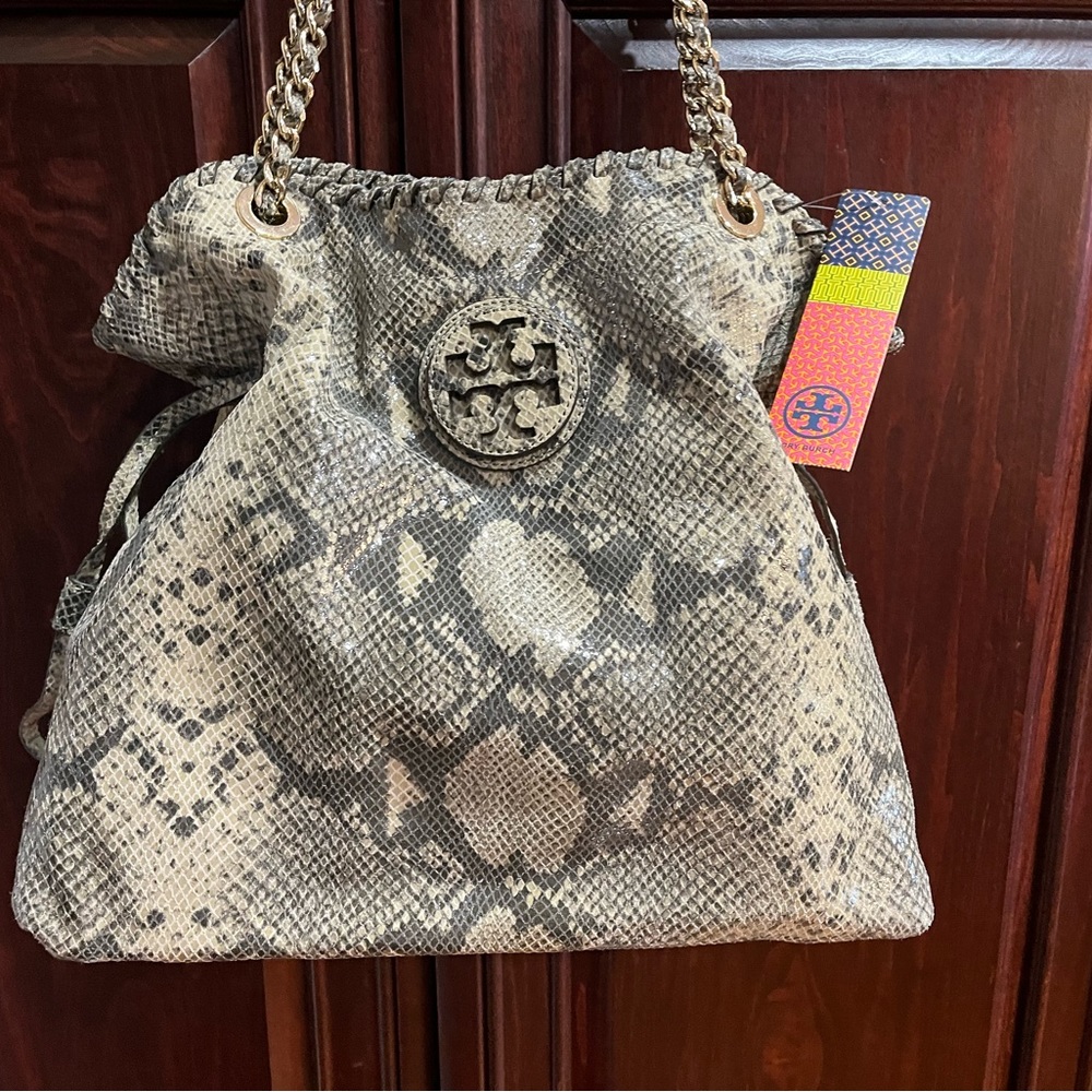 Very elegant Tory Burch Marion slouchy tote NEW leather